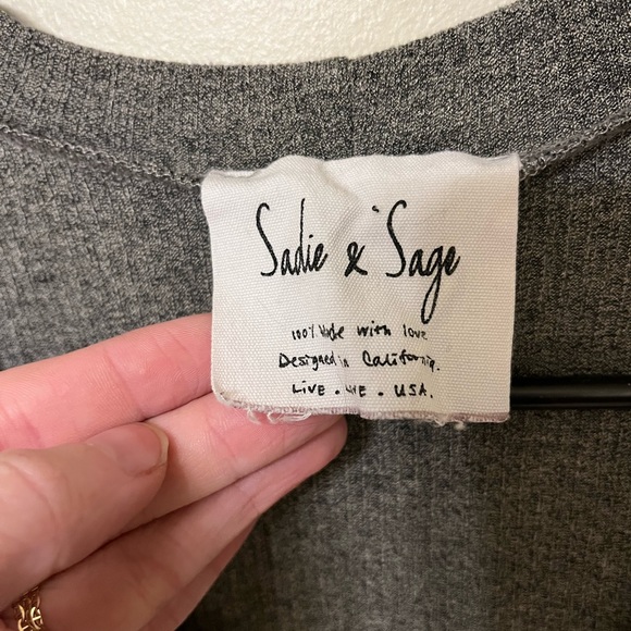 Sadie & Sage Deep V Neck Grey Short Sleeve Peek-a-Boo T-Shirt - Picture 2 of 4